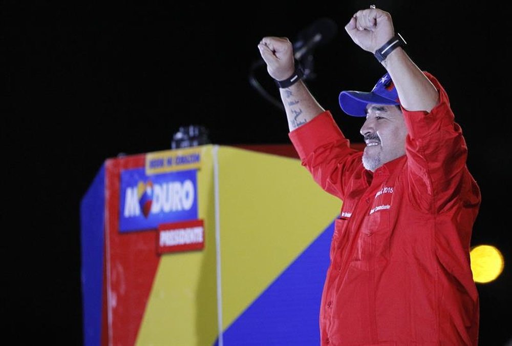 Maradona sigue apoyando a Maduro. EFE