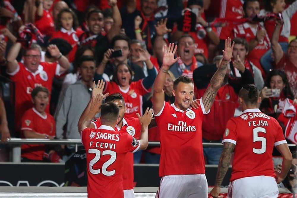 El Benfica goleó sin puedad a Os Belenenses en la tercera jornada del campeonato luso. EFE/MarioCruz