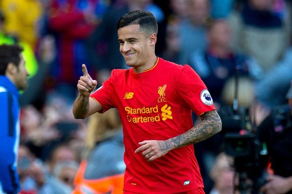 Oliver Holt says Philippe Coutinho's departure would destroy Liverpool's season. EFE/Archivo