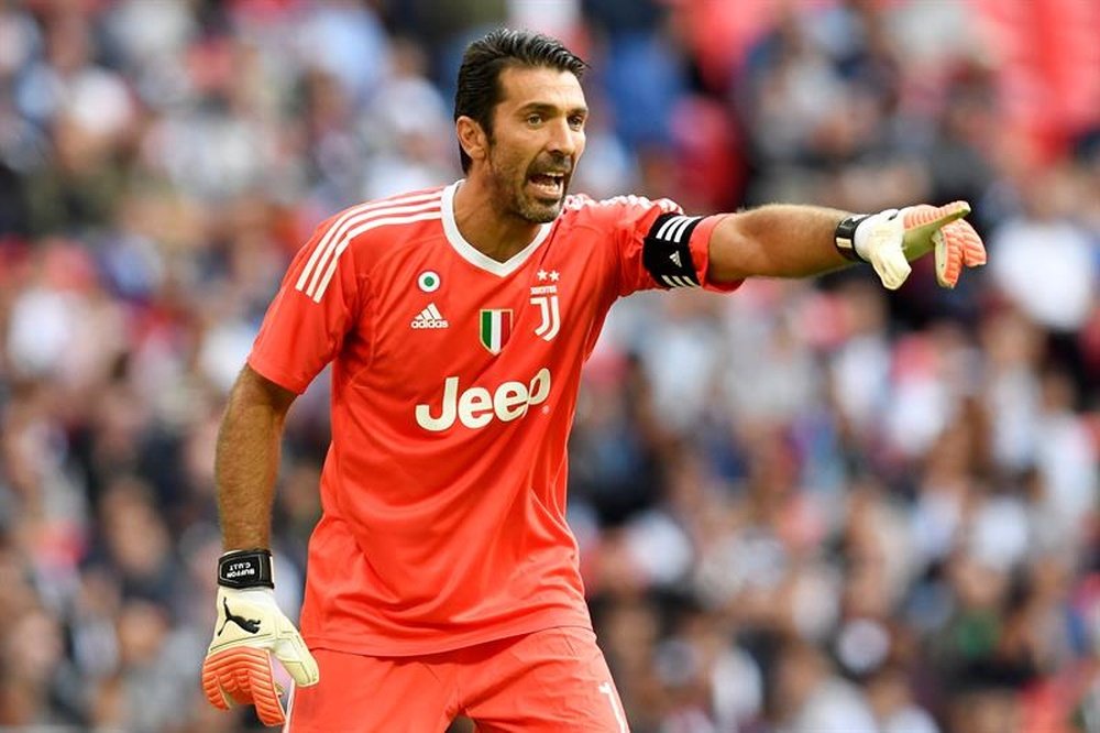 Buffon 'sorts out problems' for Juventus. EFE