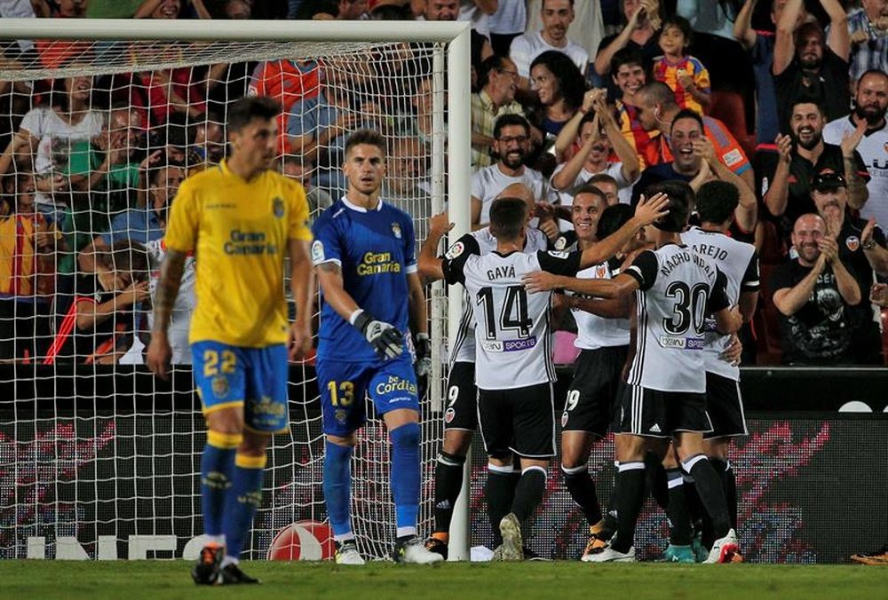 Las Palmas no estuvo a la altura del Valencia. EFE