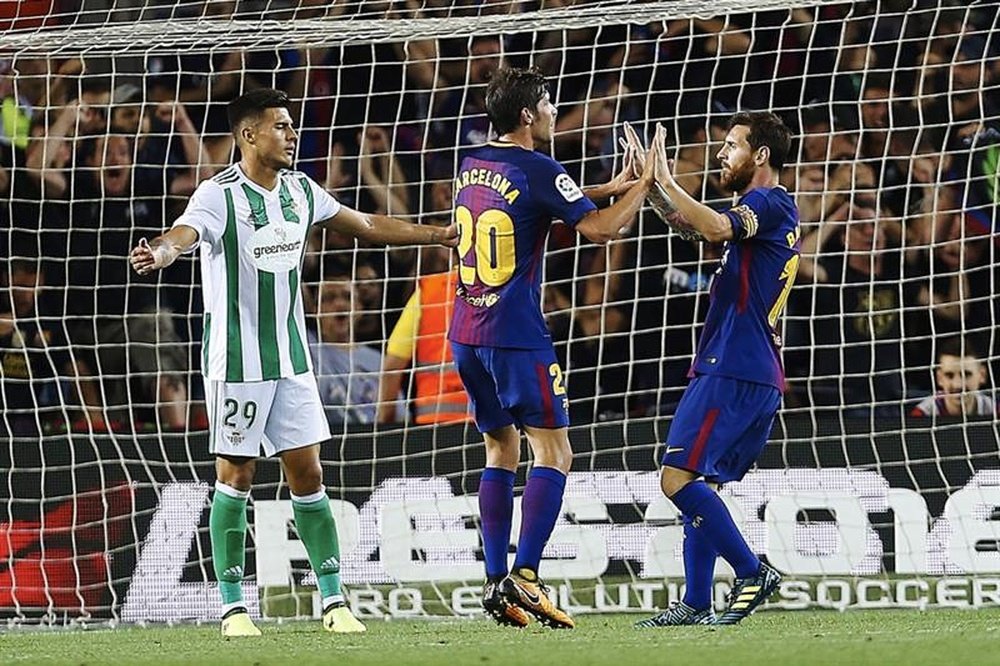 Messi and Sergi Roberto celebrate Barcelona's second. EFE