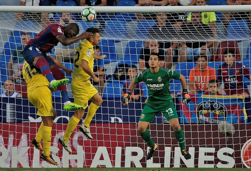 El Villarreal ganó al Levante en el Estadio de la Cerámica en sus últimos tres choques. EFE
