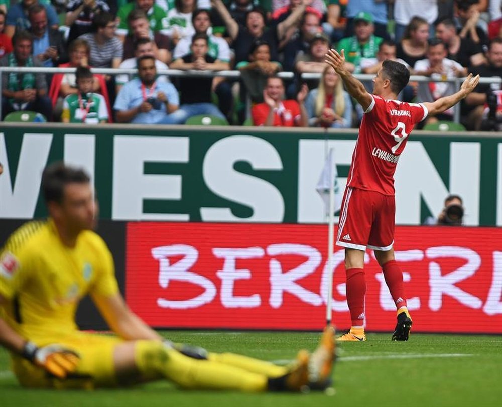 O atacante resolveu o jogo a favor do Bayern com dois gols. EFE/EPA