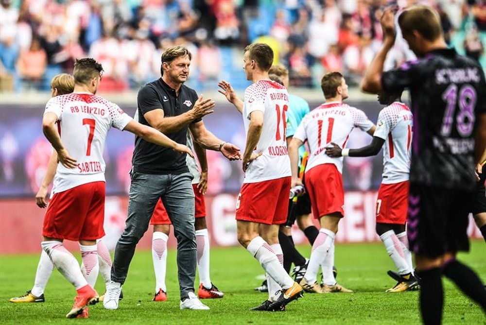 El RB Leipzig tuvo que remontar para llevarse los tres puntos. EFE