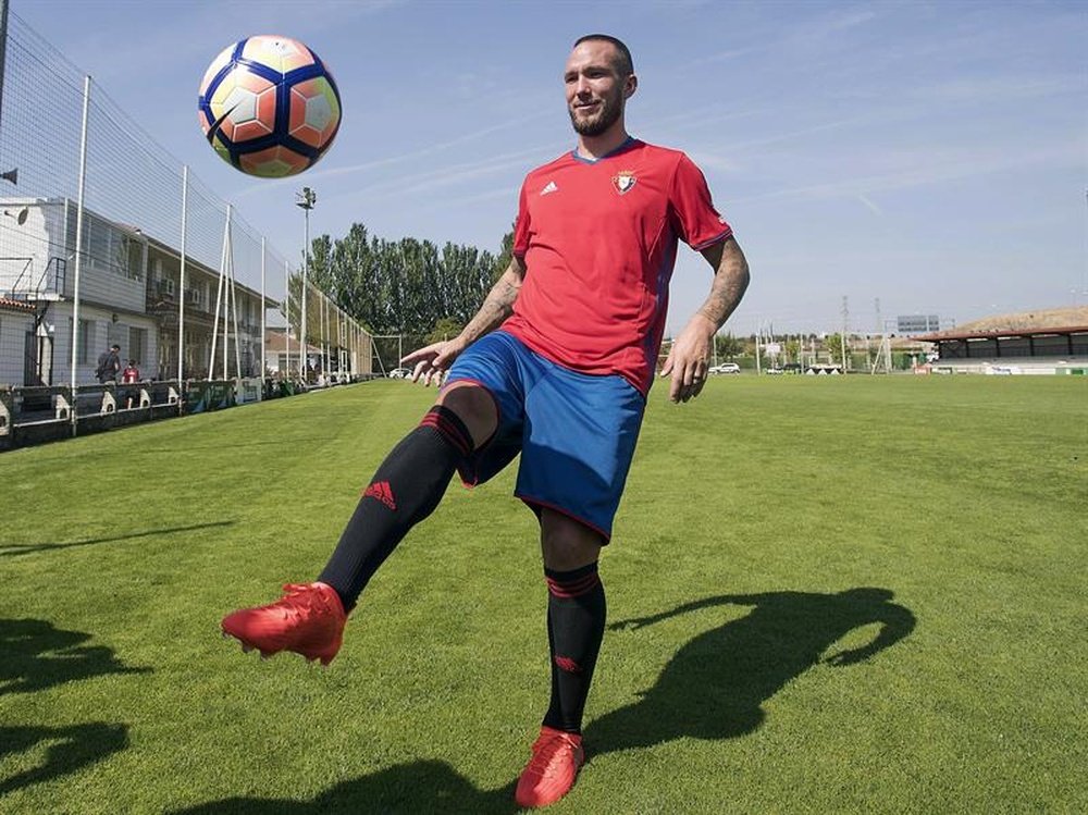 Digard, que estuvo en Osasuna, volverá a jugar en su país. EFE