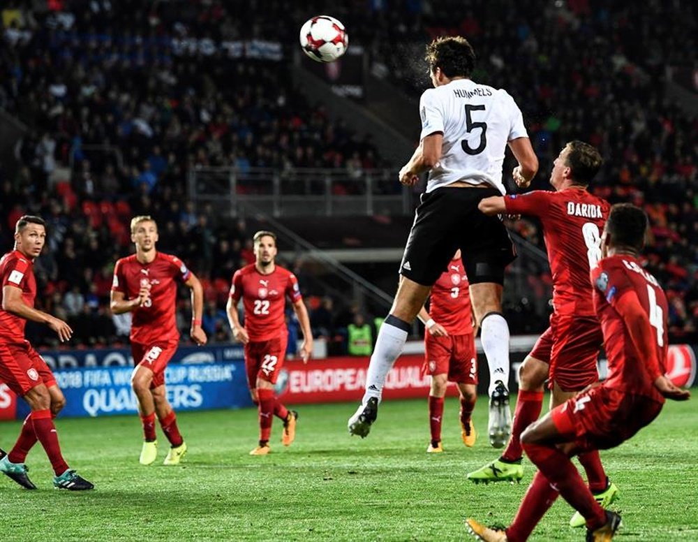 Hummels header edges Germany closer to Russia. EFE