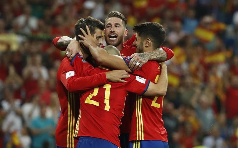 La Selección Española aún está lejos del trono del fútbol mundial. EFE