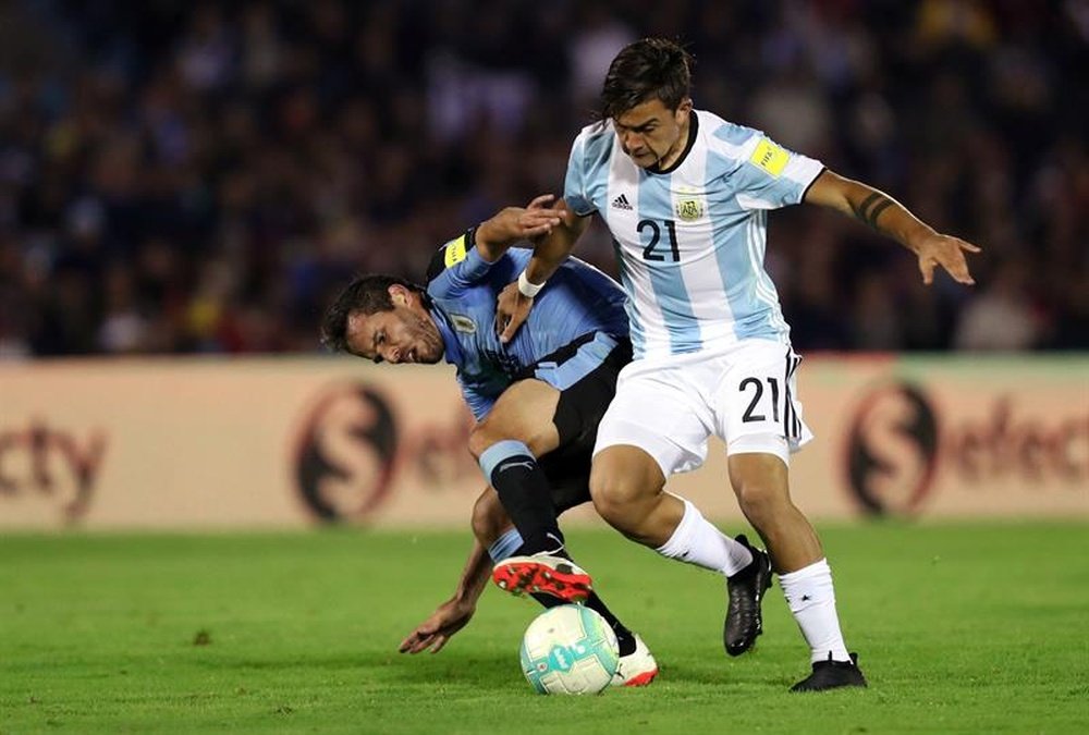 Irmão de Dybala criticou Seleção Argentina. EFE