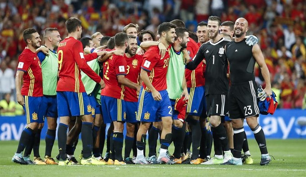 La Selección Española tiene medio billete para el Mundial de Rusia. EFE