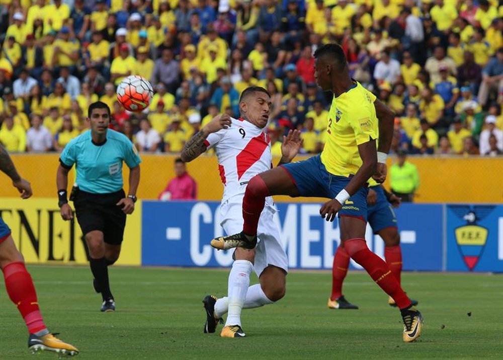 Chile se la juega ante Ecuador. EFE