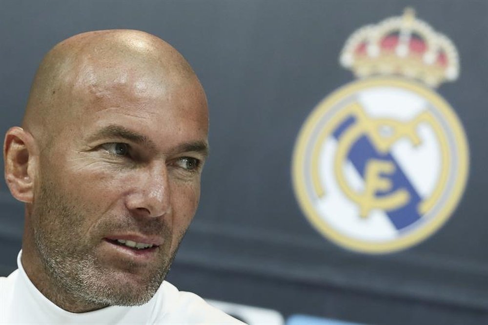 Zidane volvió a rendirse ante Cristiano Ronaldo. EFE