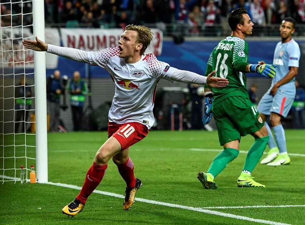 Emil Forsberg anotó un gol histórico, para el Leipzig y para la extinta Alemania Oriental. EFE