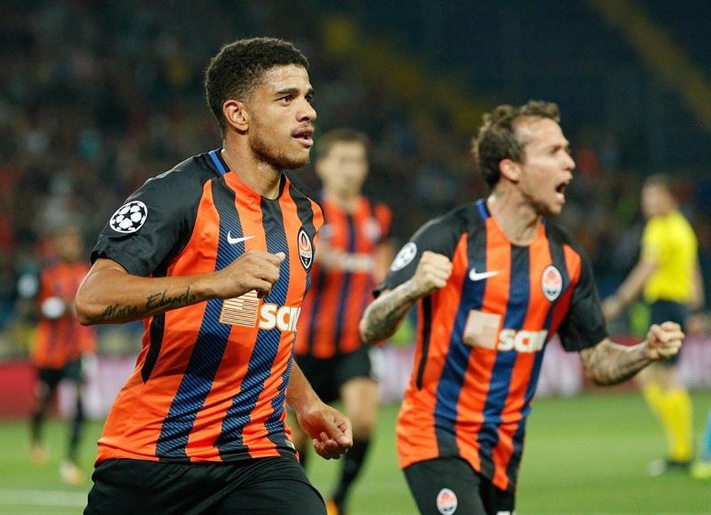 Taison has been offered to Roma. EFE