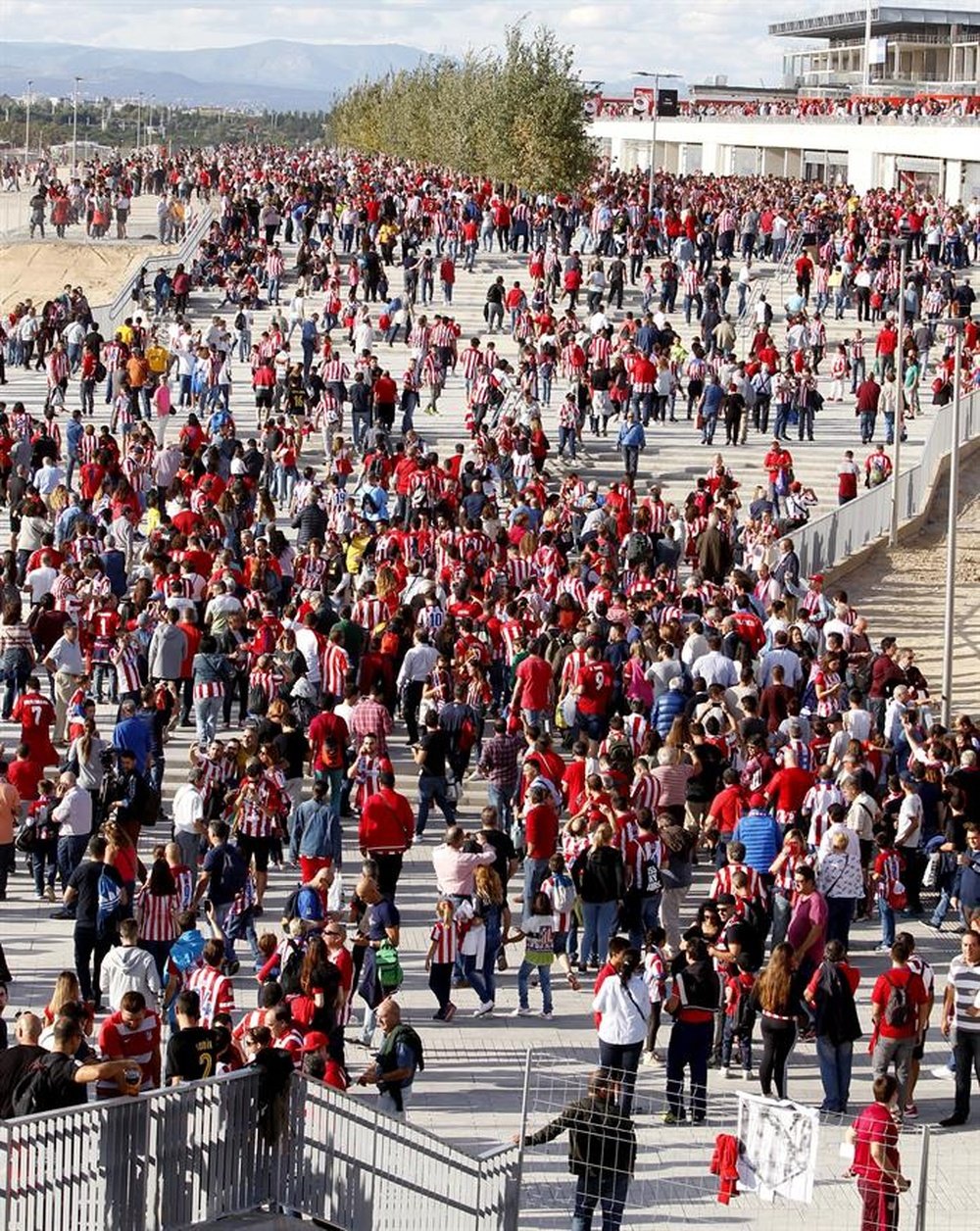 Los días de partido, los alrededores del Wanda Metropolitano se saturan. EFE/Archivo