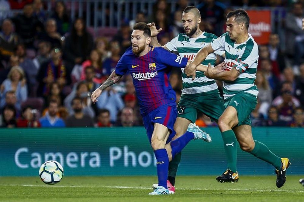 Eibar e Barça têm encontro marcado para este sábado. EFE