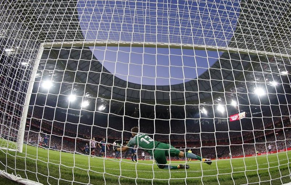 El cara a cara entre Oblak y Courtois, en el Metropolitano. EFE/Archivo