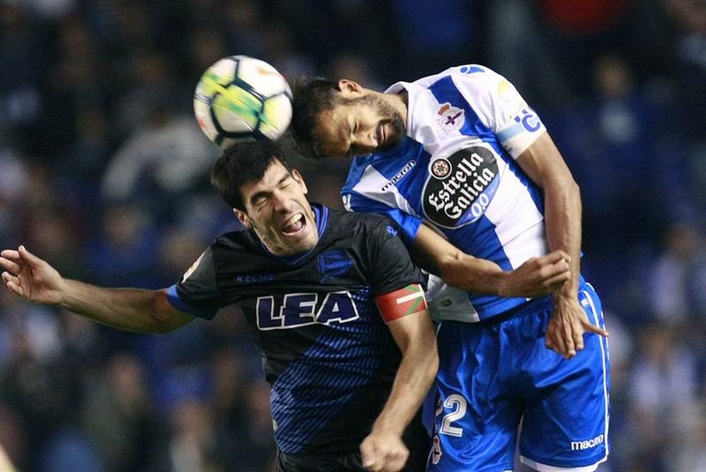 Manu García ejerció de capitán alavesista. EFE