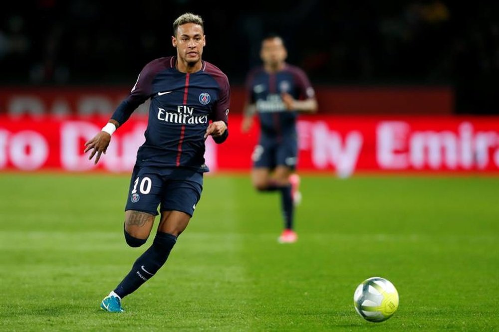 Neymar já cumpriu 100 dias como jogador do PSG. EFE/EPA/IAN LANGSDON