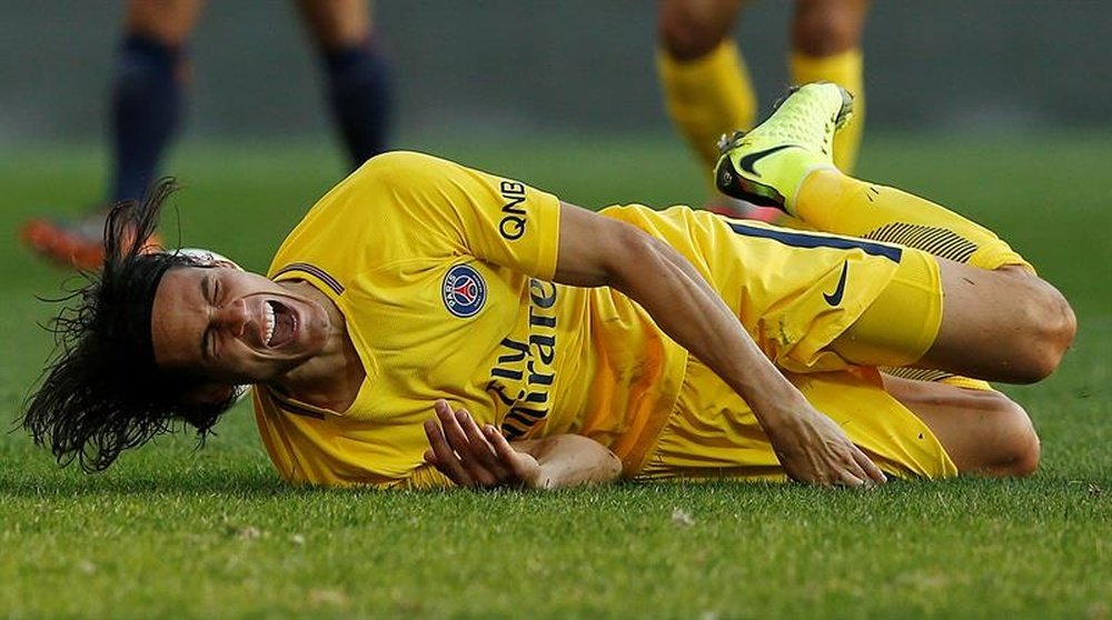 Neymar no participó en el choque por molestias en un pie. EFE