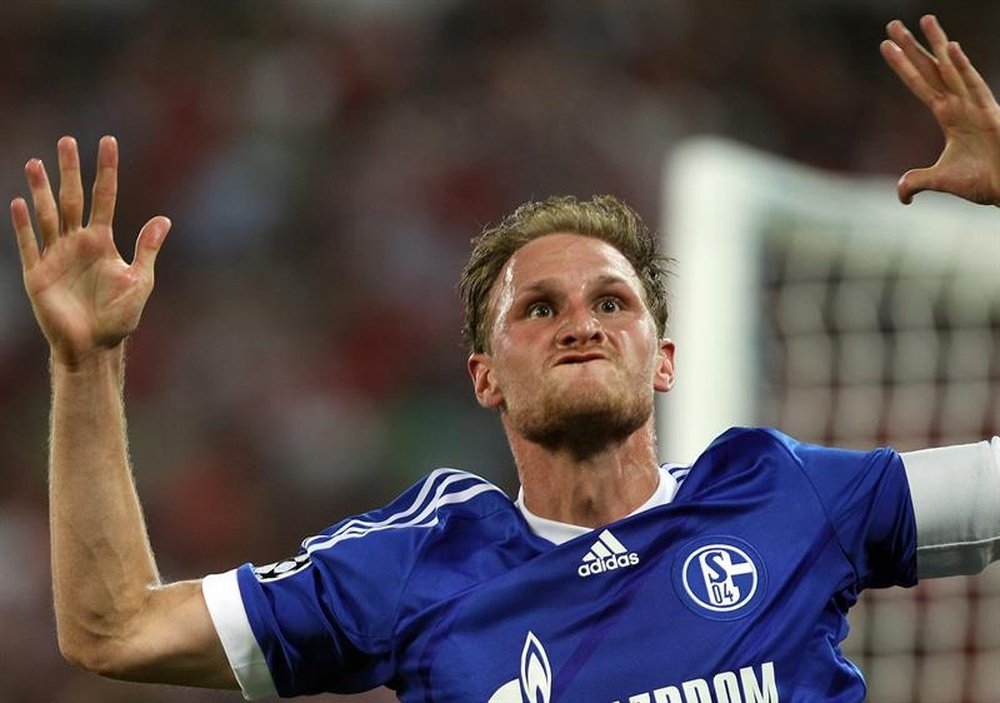 El central alemán acaba contrato con el Schalke 04 en 2020. EFE