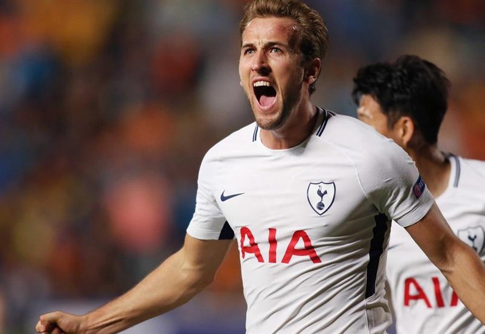 Kane bisou e ajudou o Tottenham a conseguir mais um triunfo na Premier League. EFE