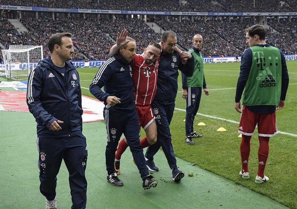 Bayern's Ribery injures knee. EFE/EPA
