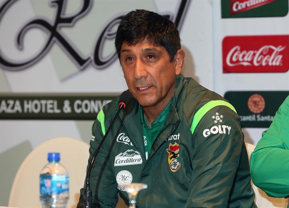 Alberto Illanes, asistente técnico del seleccionador boliviano, fue quien dio la rueda de prensa.EFE