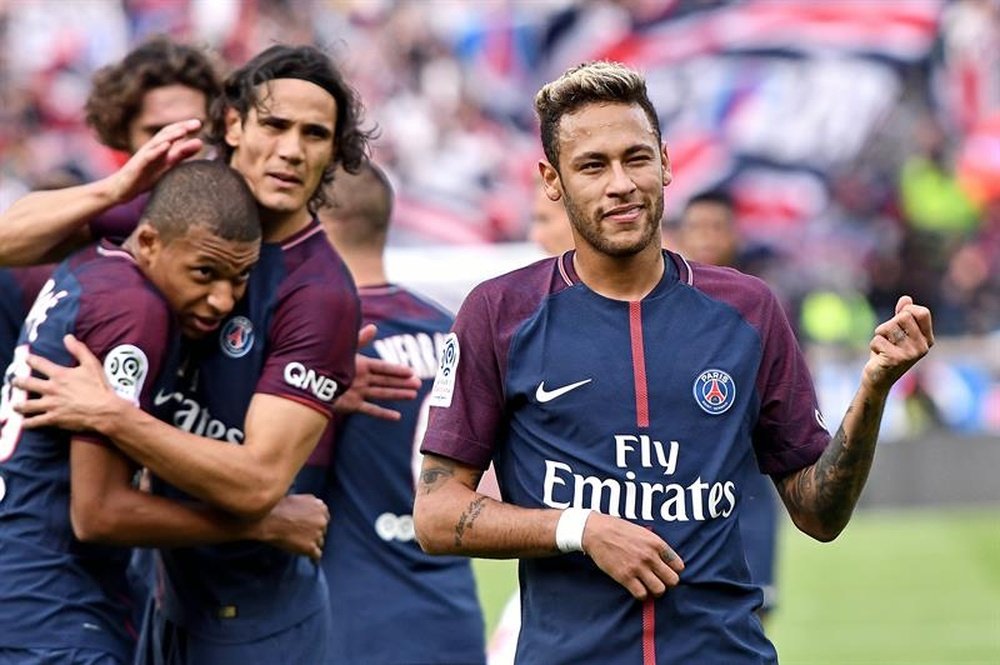 Les supporters du PSG ont sifflé Neymar. EFE