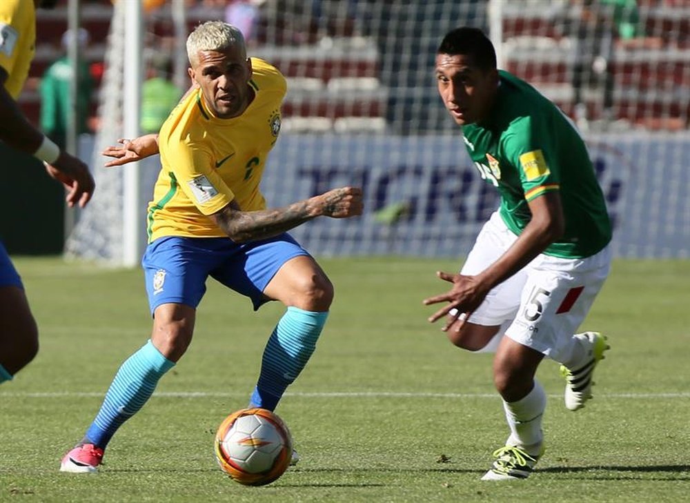 Dani Alves se ha quedado fuera del Mundial por lesión. EFE/Archivo
