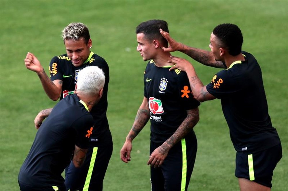 Coutinho habla de sus compatriotas. EFE