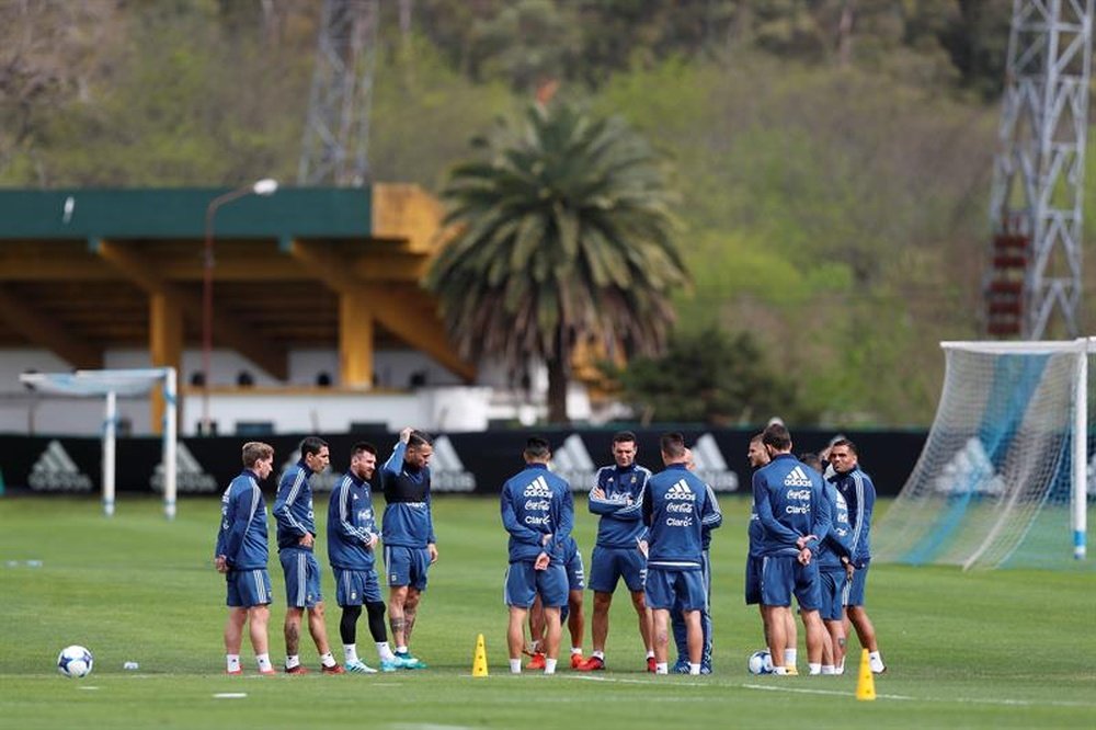 La Selección Argentina se llevó a un 'brujo' a Quito. EFE/Archivo
