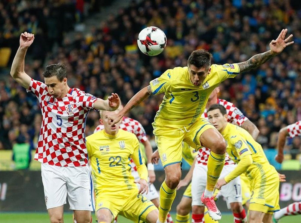 Croacia logró ganar en su visita a Kiev por 0-2 merced al doblete de Kramaric. AFP
