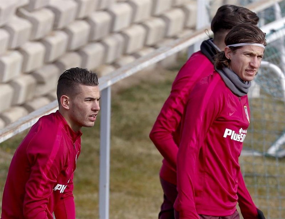 Filipe y Lucas se preparan para el partido ante el Barça. EFE/Archivo