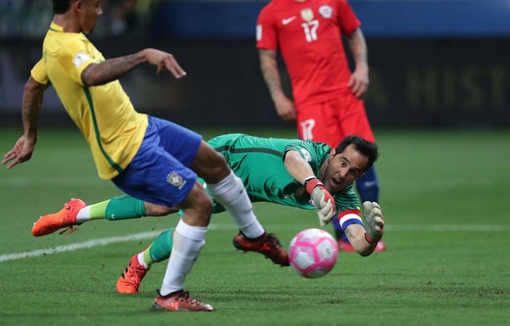 'La Roja' da América do Sul é a Seleção que reúne menos simpatizantes. EFE