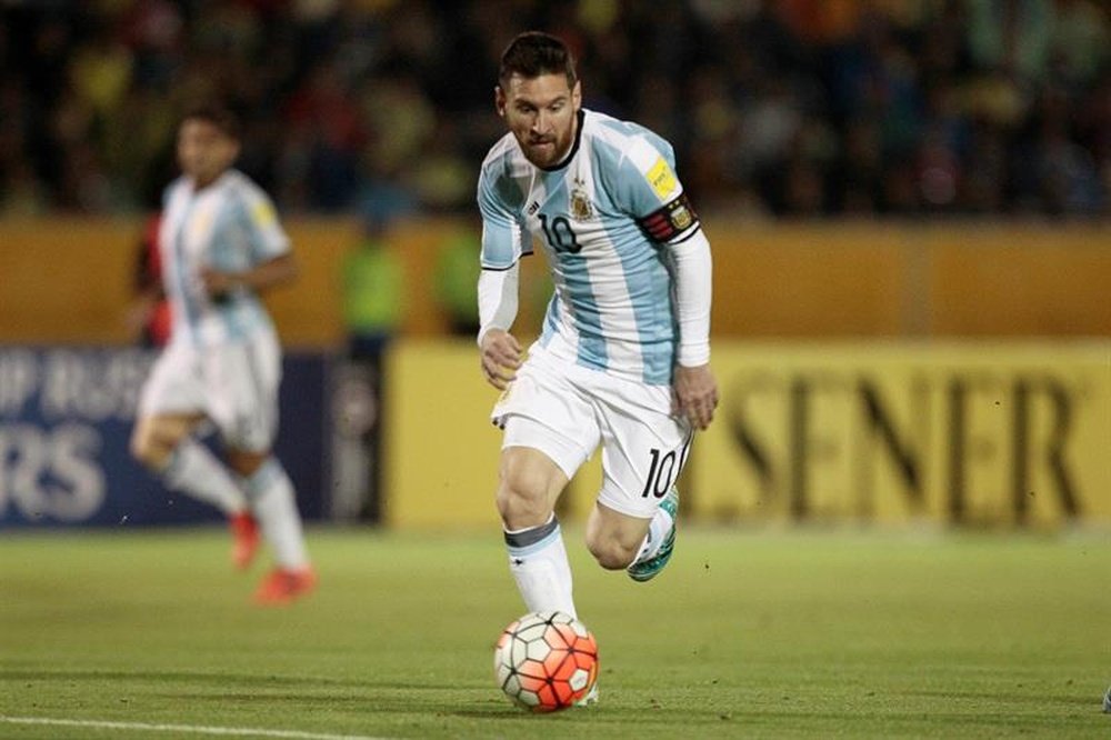 Messi se echó el equipo a la espalda ante Ecuador. EFE