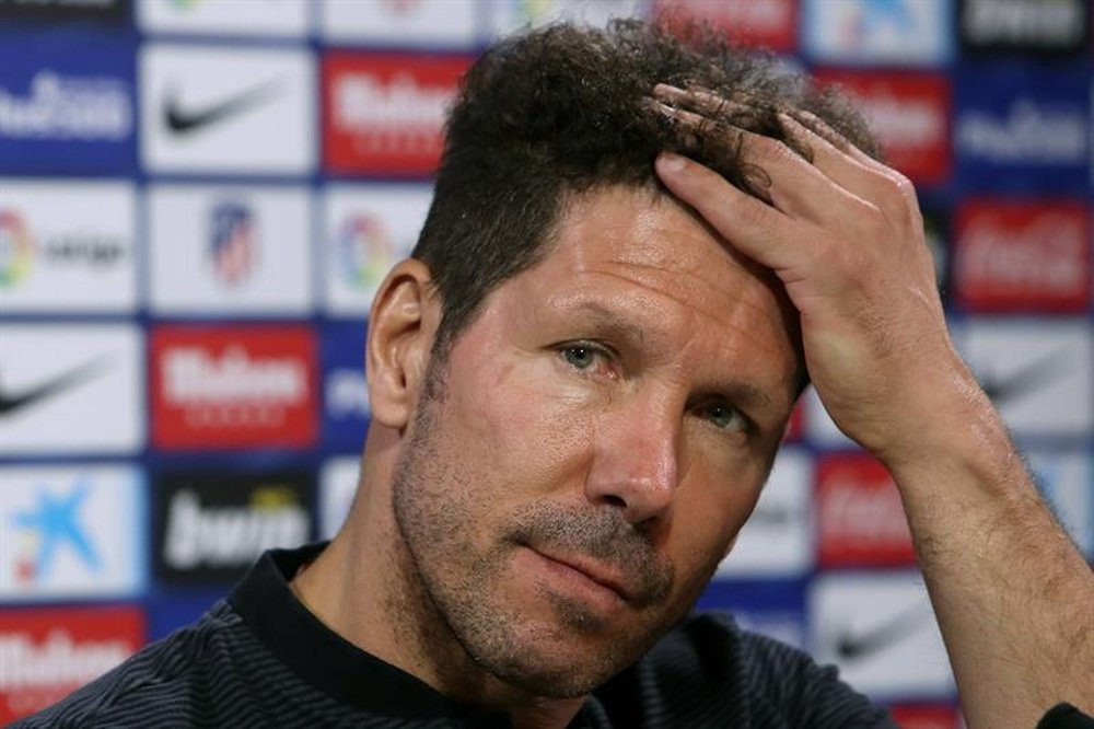 Diego Simeone is hoping to end his terrible run against Barcelona. EFE
