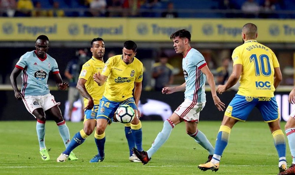 Jozabed vio la cuarta amarilla en el duelo ante Las Palmas. EFE