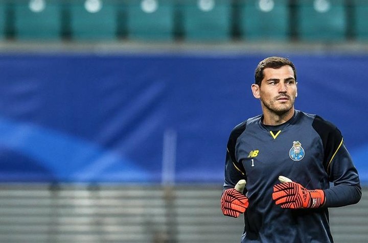 'Maldição' de Casillas continua no FC Porto com José Sá?