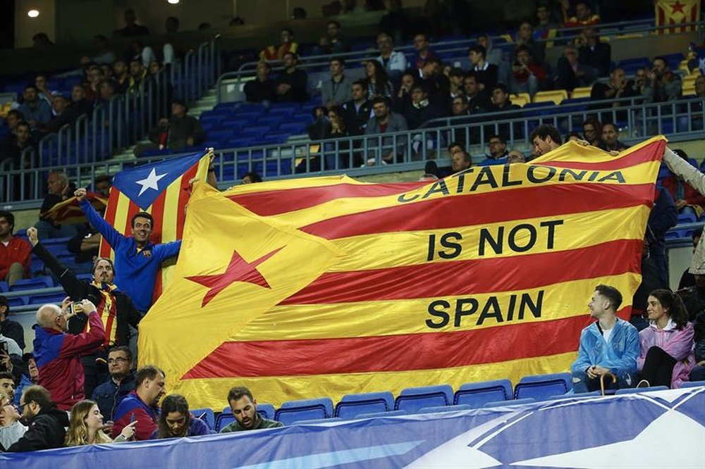 Pas de drapeaux de Catalogne. EFE