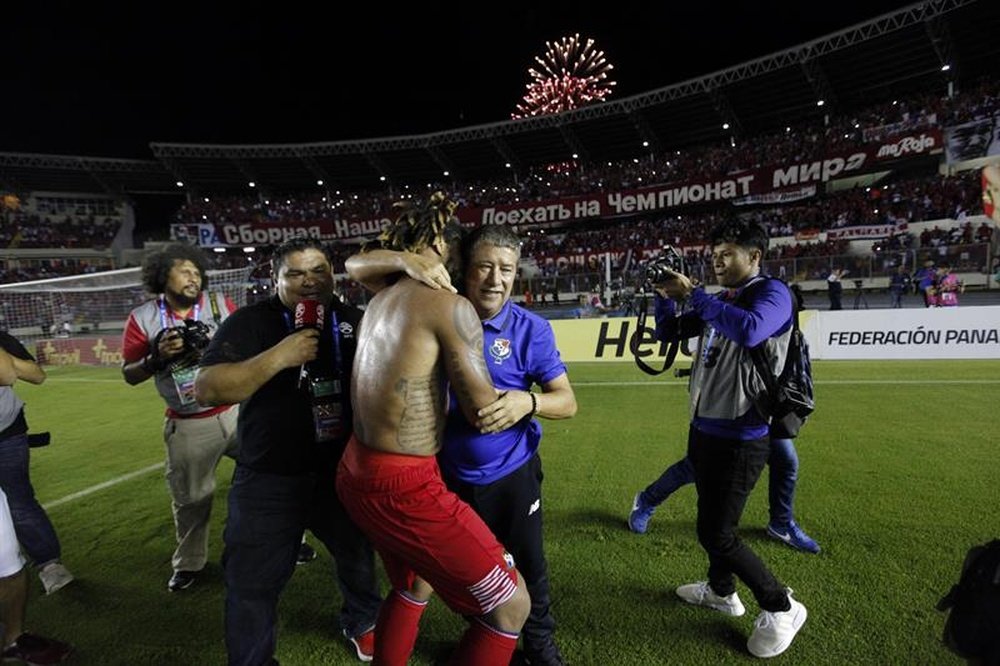 La FIFA multa a Panamá por mala conducta y violentar la seguridad de estadio. EFE