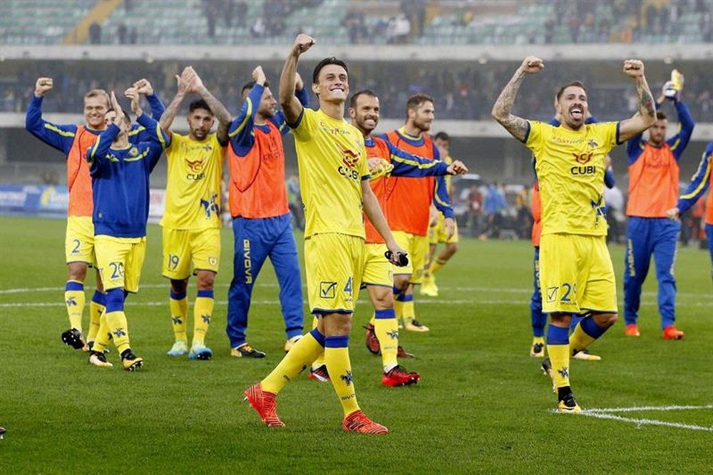 Equipe do Chievo festejar os três pontos. EFE