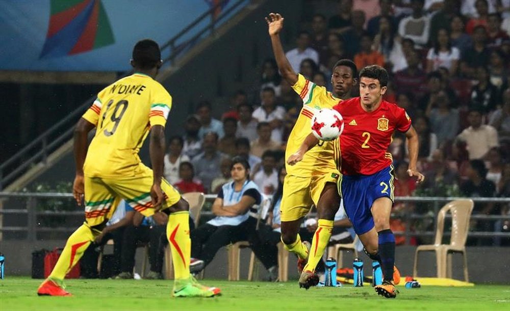 Mateu Morey, en una imagen con la Selección Española, se va al Borussia Dortmund. EFE