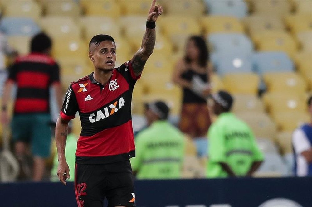 Flamengo sufrió para pasar a semifinales. EFE
