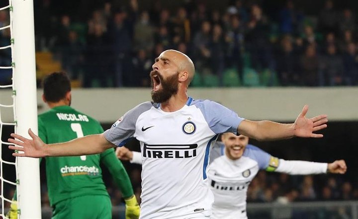 Inter still in the hunt after Verona win