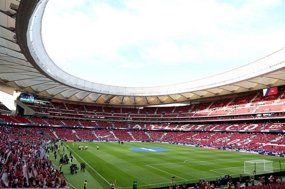 La afición teme que el campo no se vaya a llenar. EFE