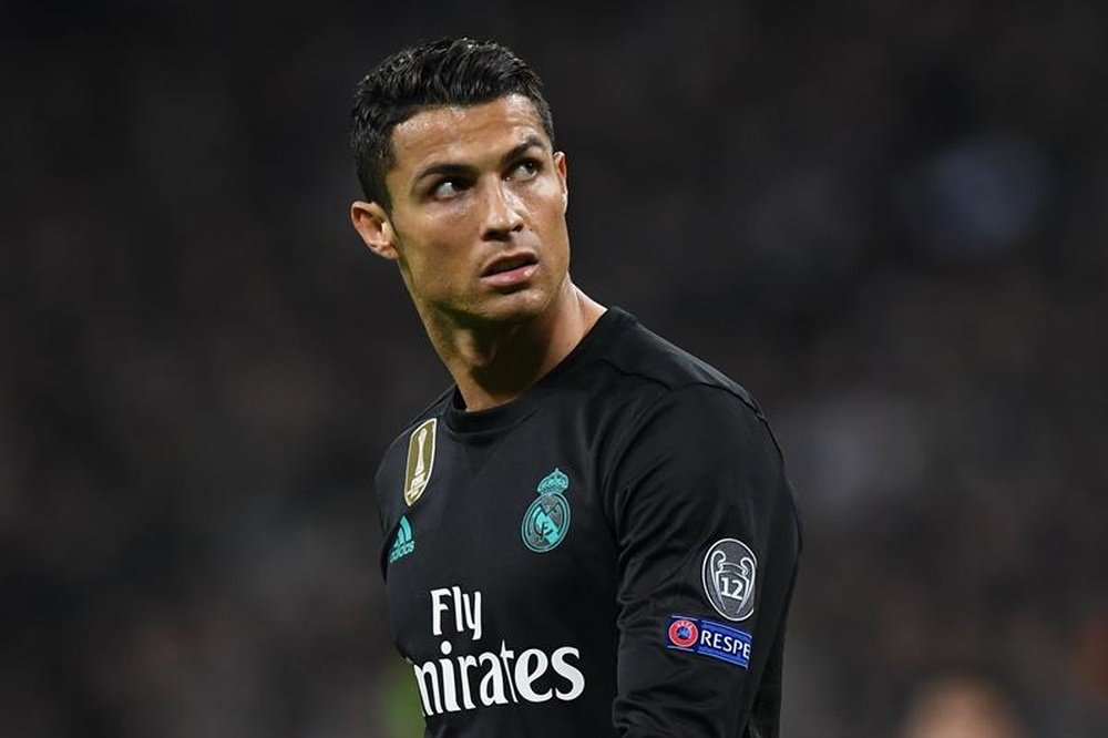 Cristiano Ronaldo énervé après la défaite contre Tottenham. EFE