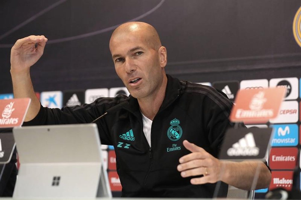 Zidane no cree que la Liga esté perdida. EFE/Archivo