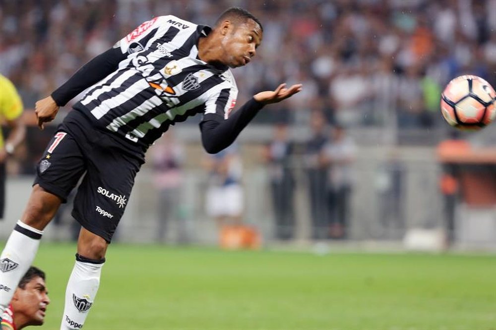 Robinho podría regresar al Santos. EFE/Archivo