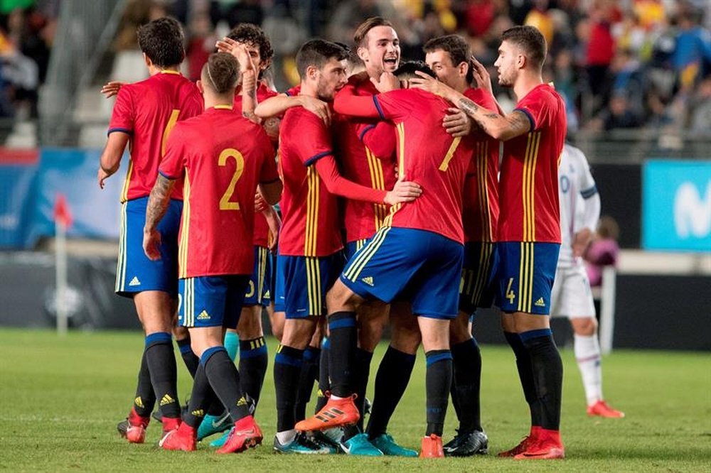 España se llevó el partido por la mínima ante Islandia (1-0). EFE